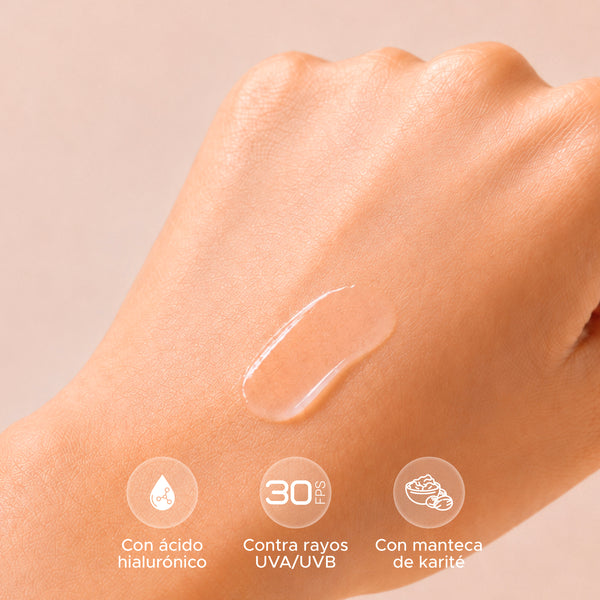 Potector Solar Gloss  Fotosun UV100 FPS 30 Bálsamo labial  HyaCare® Filler CL Textura hidratante no pegajosa